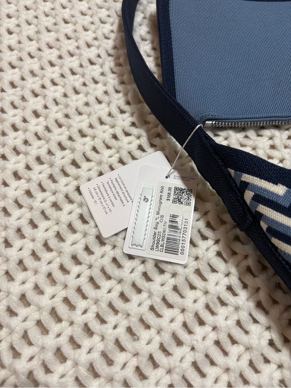 NWT lululemon shoulder bag L monogram knit in club blue/washed denim/light ivory - Picture 4 of 11